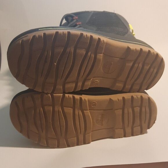 Swiss Tech Thinsulate Waterproof Leather Snow Boots – Kids Size 3 – Black - Picture 5 of 13